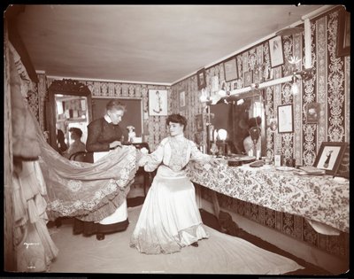 Bijou Fernandez, 1902 by Byron Company